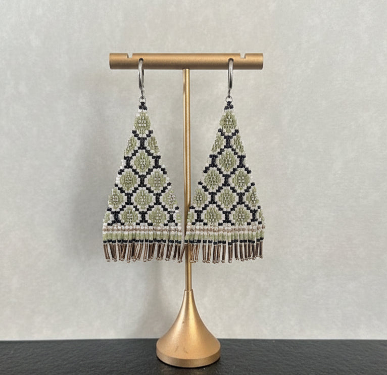 Grandes boucles d'oreilles tissées motif fleur — perles Miyuki