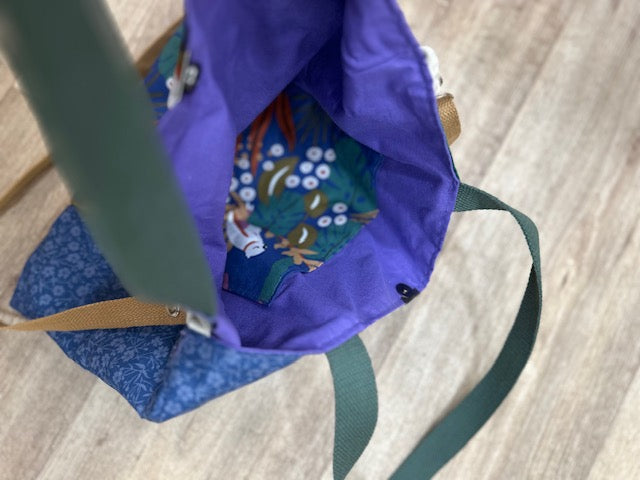 Tote bag artisanal – Tissu tropical, Liberty & pompon cuir