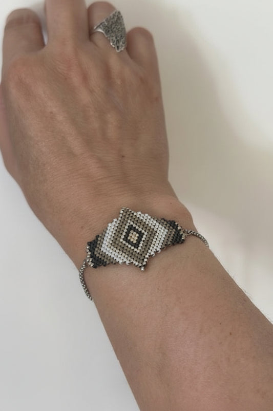 Geometrisches Webarmband – Miyuki Perlen grau, schwarz & ecru