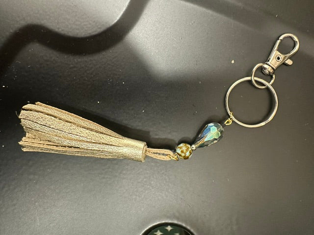 Porte-clés & Bijou de Sac — Pompon Cuir Doré & Perles