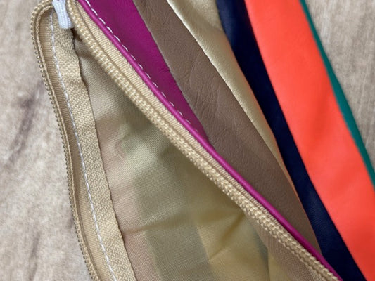 Pochette Cuir d’Agneau – Rose Prune, Taupe & Corail