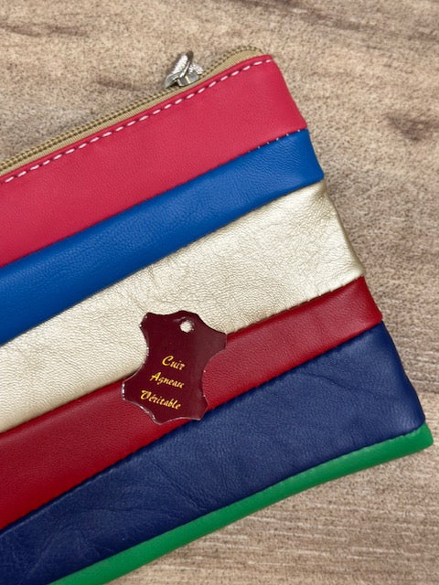 Pochette Cuir d’Agneau – Bandes Multicolores & Anse