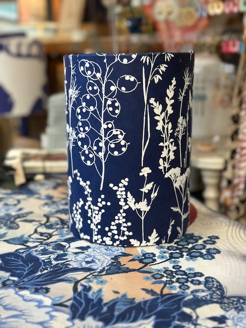 Abat-jour en papier népalais – Bleu marine & blanc