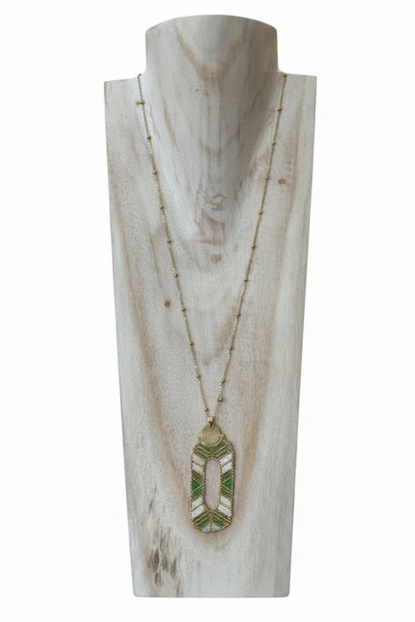 Sautoir Pendentif Tissé Vert & Écru — Perles Miyuki & Chaîne Dorée
