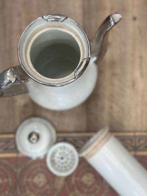 Théière vintage Aluminite Frugier – Porcelaine de Limoges blanc & argent