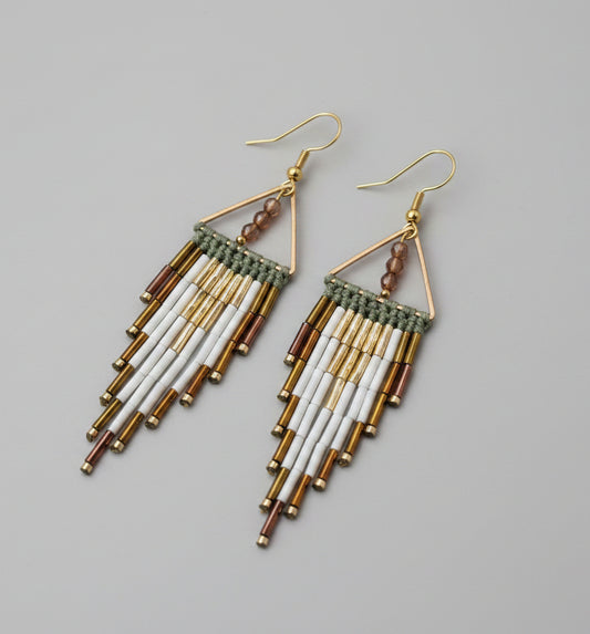 Boucles d'oreilles à franges Miyuki – Micro-macramé kaki & doré
