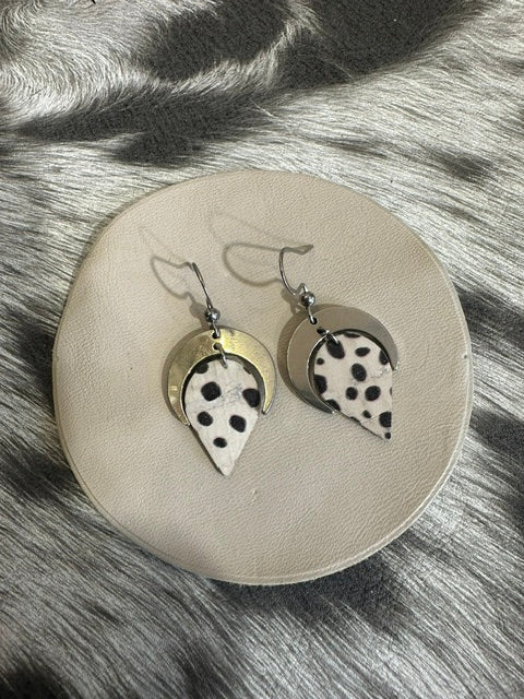 Boucles d'oreilles Moon – Motif Dalmatien | Liège & Cuir Écru
