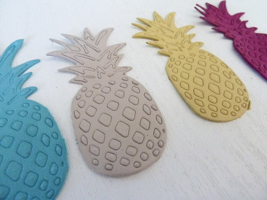 Lot de 4 découpes Ananas en cuir fin – 4 couleurs vives