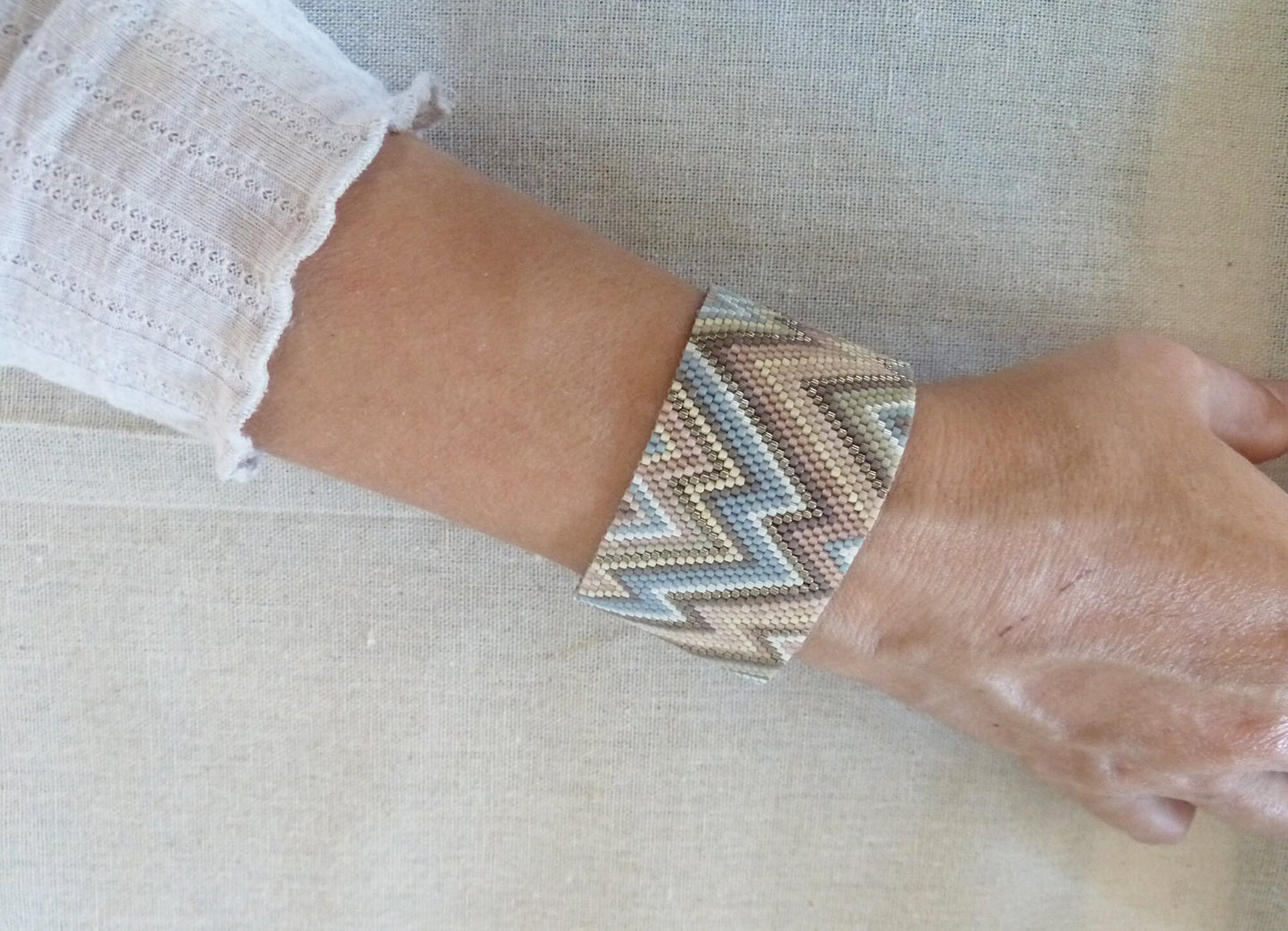 Manchette large tissée perles Miyuki – Tons pastel bohème chic