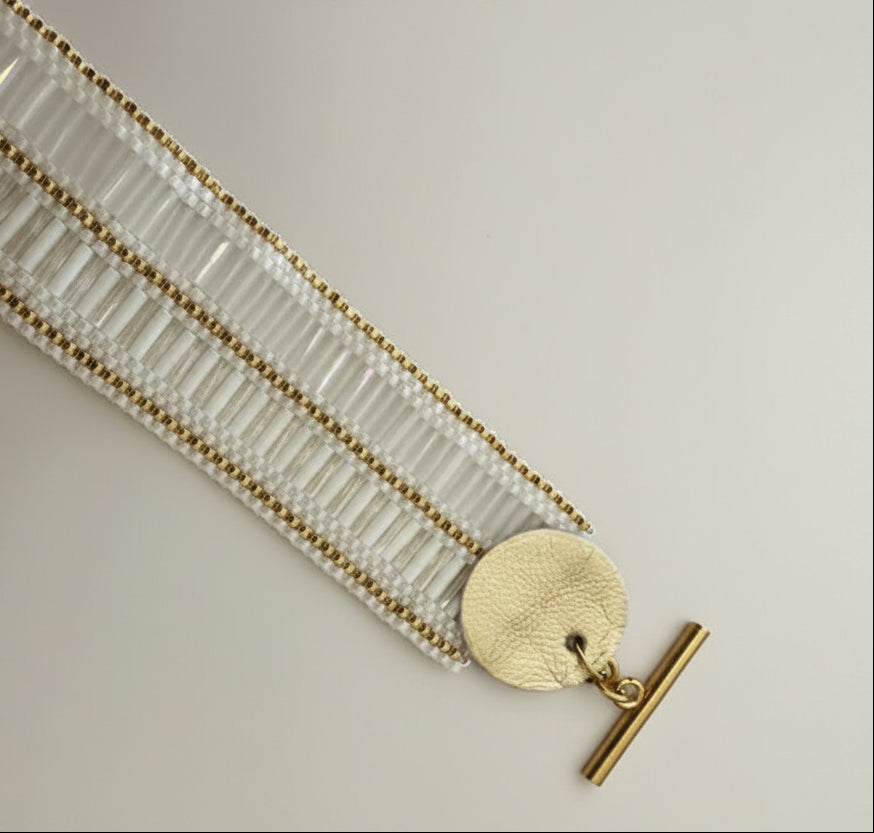 Bracelet manchette tons blancs et doré