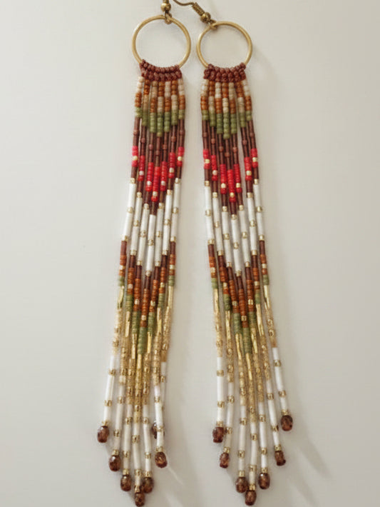 Boucles d'oreilles XXL Bohème Chic – Micro macramé terracotta & perles Miyuki
