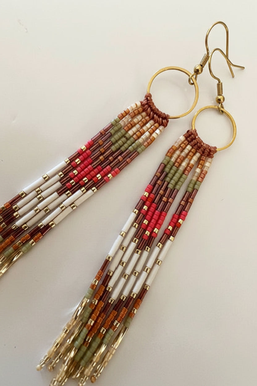 Boucles d'oreilles XXL Bohème Chic – Micro macramé terracotta & perles Miyuki