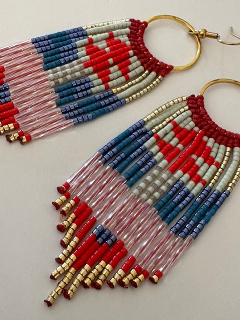 Boucles d'oreilles cheyennes à franges – Micromacramé & perles Miyuki