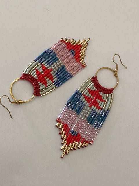 Boucles d'oreilles cheyennes à franges – Micromacramé & perles Miyuki