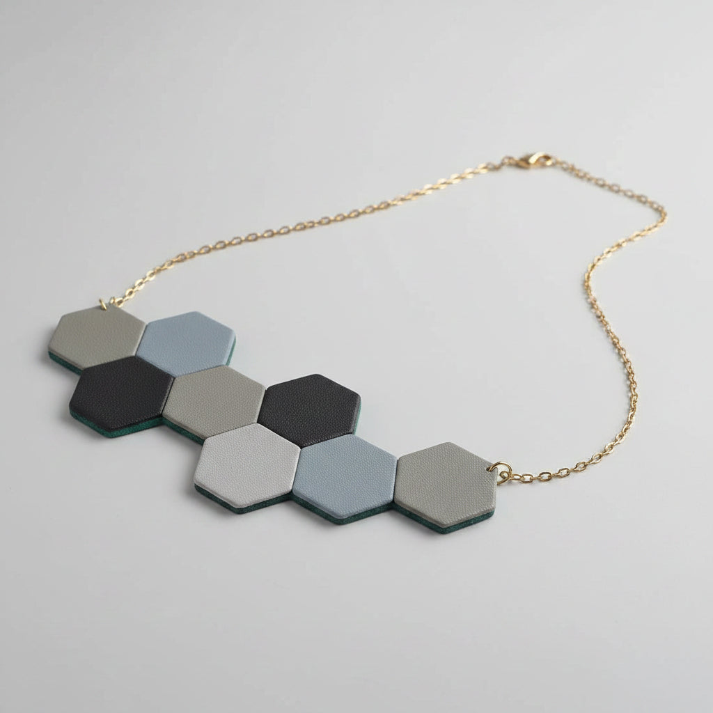 Collier Réversible en Cuir & Chaîne Dorée – Tons Verts ou Neutres