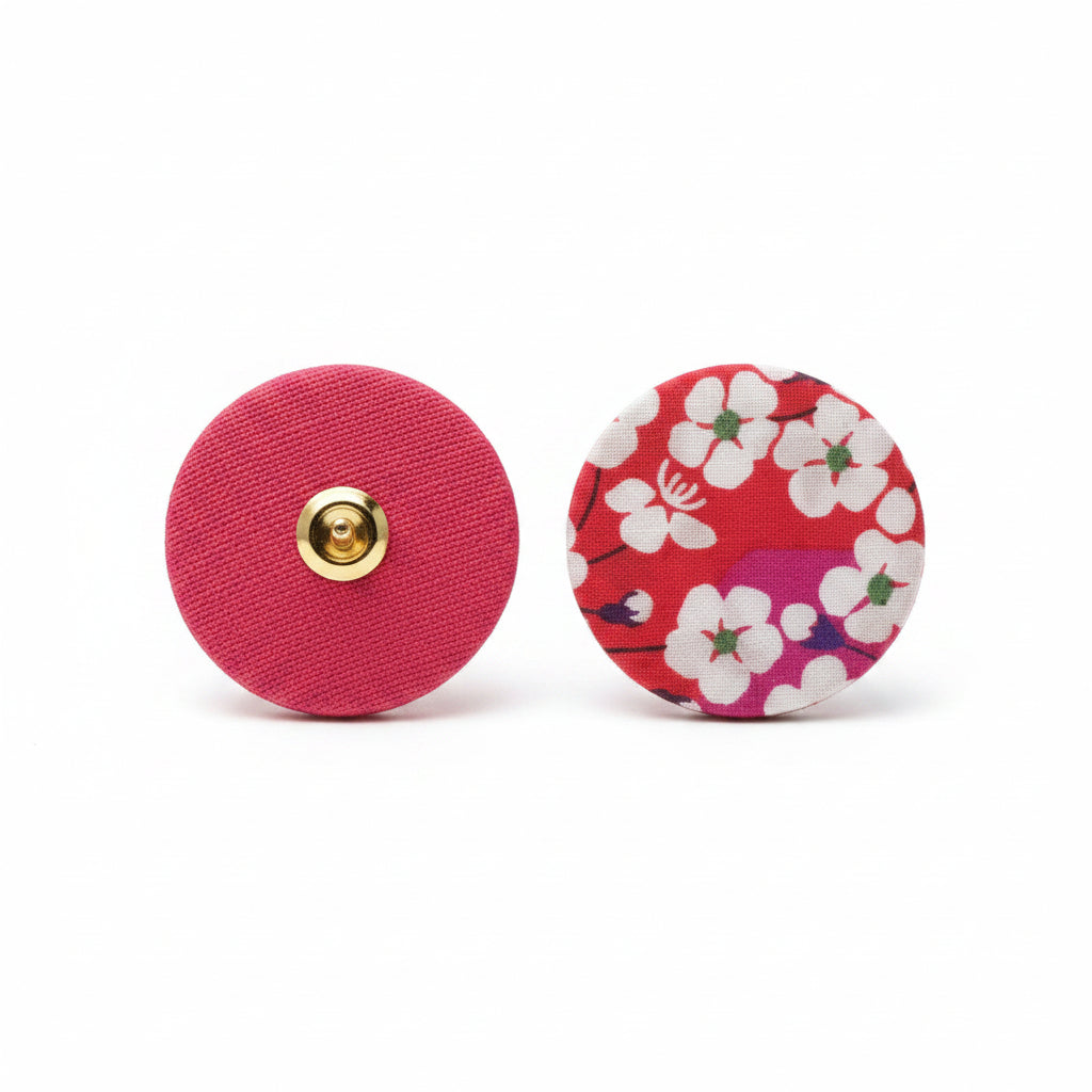 Boucles d'oreilles rondes – Tissu fleur de cerisier rouge sur cuir