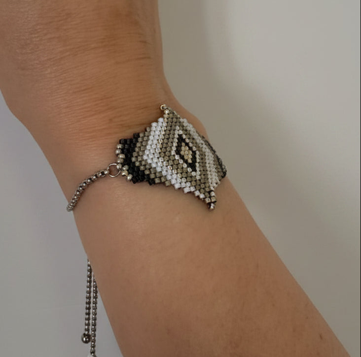 Bracelet tissé géométrique – Perles Miyuki gris, noir & écru