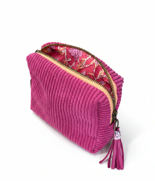 Trousse en Velours Rose — Création Artisanale & Pompon Cuir