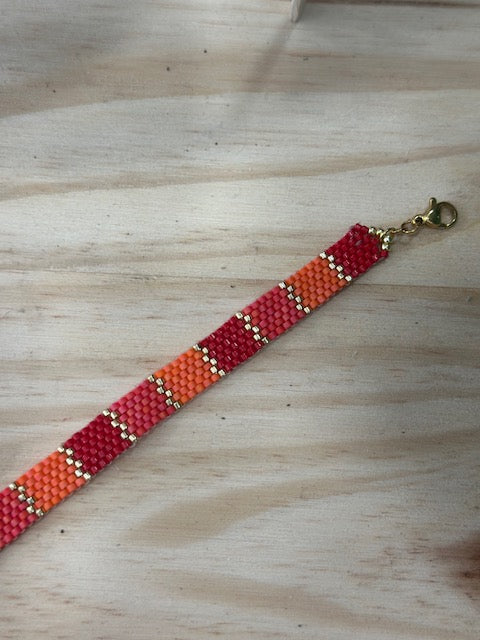 Bracelet tissé Miyuki – Rayures Orange, Rouge & Doré