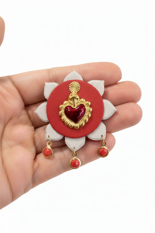 Broche Artisanale Cuir & Cœur Exvoto — Rouge & Doré