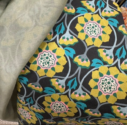 Foulard Liberty Tana Lawn – Coton fleuri & pompons bleu canard