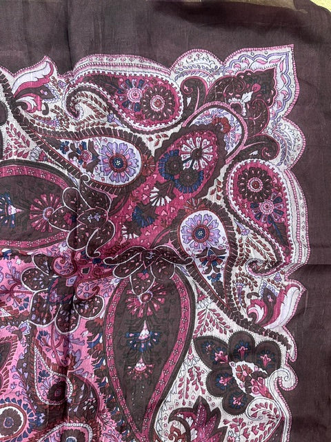 Grand Carré en Soie 105×105 cm – Imprimé rose & violet, coffret alu inclus