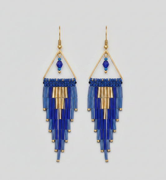Boucles d'oreilles Macramé Bleu & Doré – Franges de perles artisanales