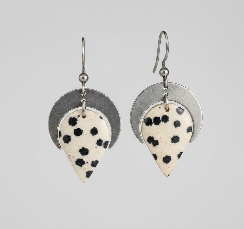 Boucles d'oreilles Moon – Motif Dalmatien | Liège & Cuir Écru