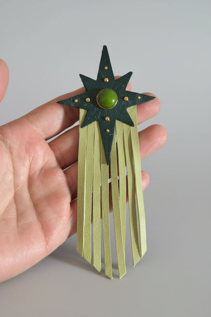 Broche Filante en cuir – Vert amande