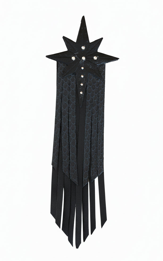 Grande Broche Filante en Cuir Noir – Étoile & Franges