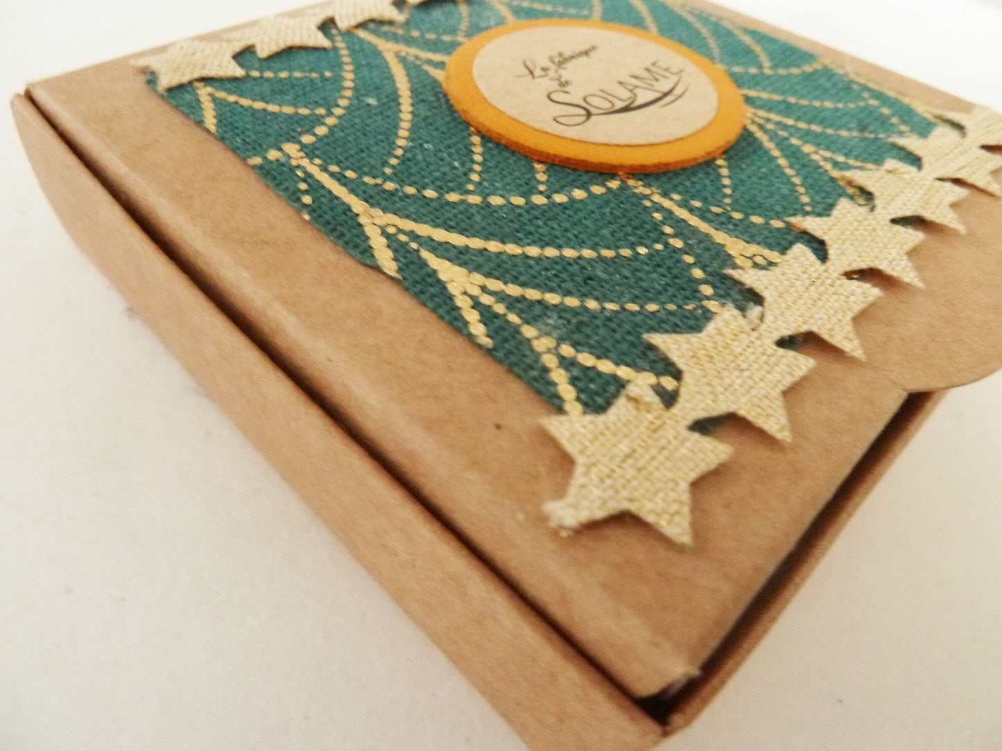 Collier ras de cou cuir & chaîne gold filled – Dans sa boîte kraft