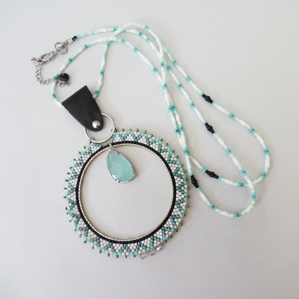 Sautoir bohème – Anneau tissé Miyuki vert d'eau & perle facettée