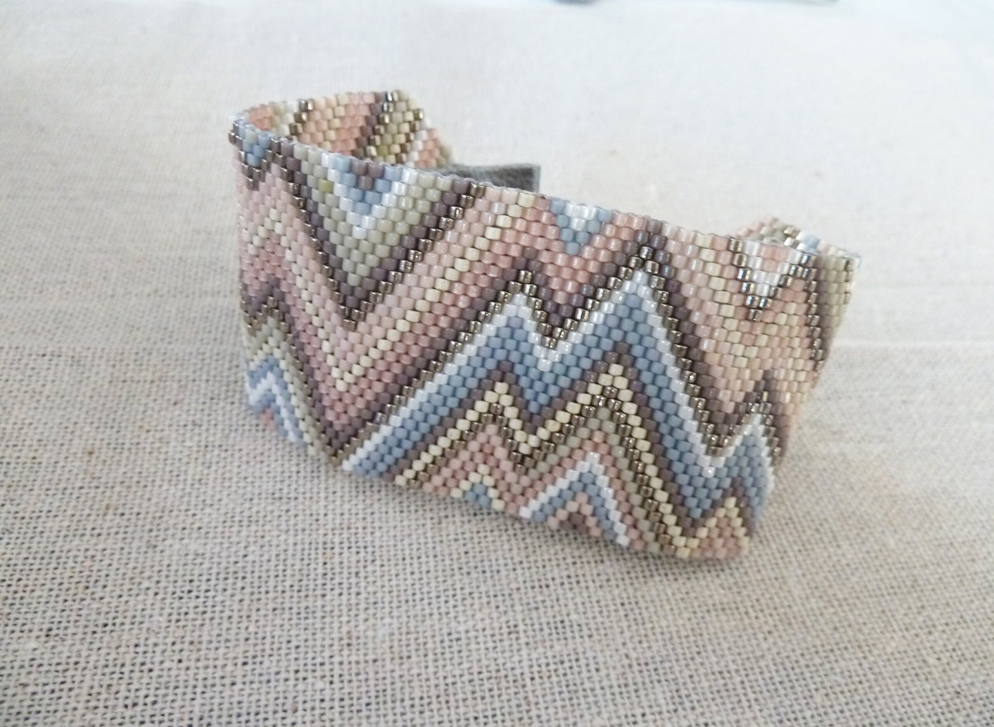 Manchette large tissée perles Miyuki – Tons pastel bohème chic