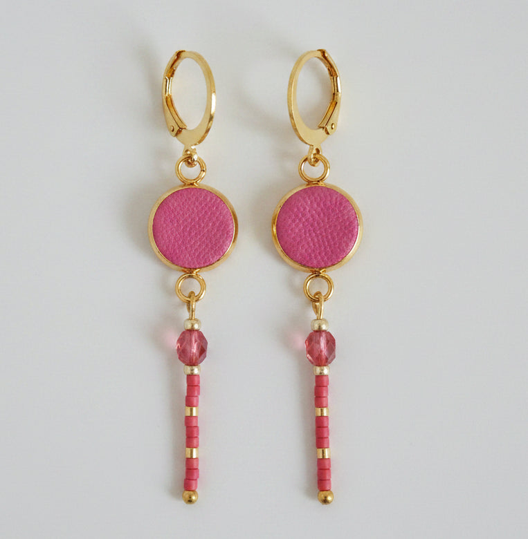 Boucles d'oreilles pendantes cuir rose & perles Miyuki – Perle à facette | Bohème Chic