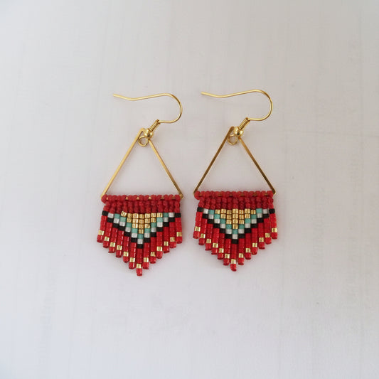 Boucles d'oreilles à franges rouge & doré – perles Miyuki, micromacramé, style bohème