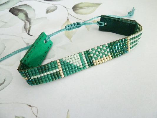 Bracelet tissé perles Miyuki – Tons vert & finitions cuir | Motifs géométriques Bohème