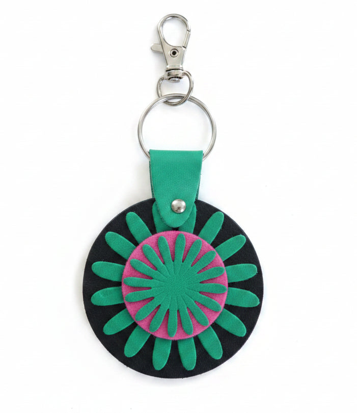 Porte clé en cuir, esprit bohème fleur
