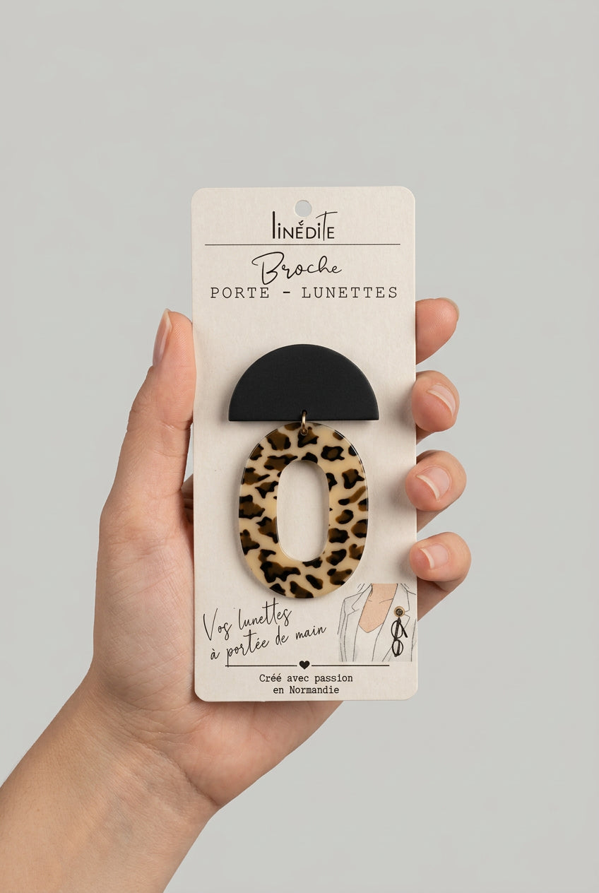 Broche porte-lunettes en bois et acrylique – Motif léopard