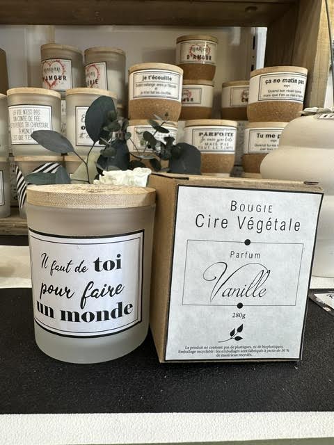 Bougie parfumée vanille – Pot en verre & couvercle bambou – Message humoristique – Prête à offrir (Copie)