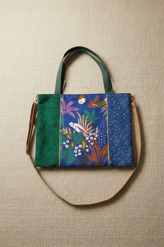 Tote bag artisanal – Tissu tropical, Liberty & pompon cuir